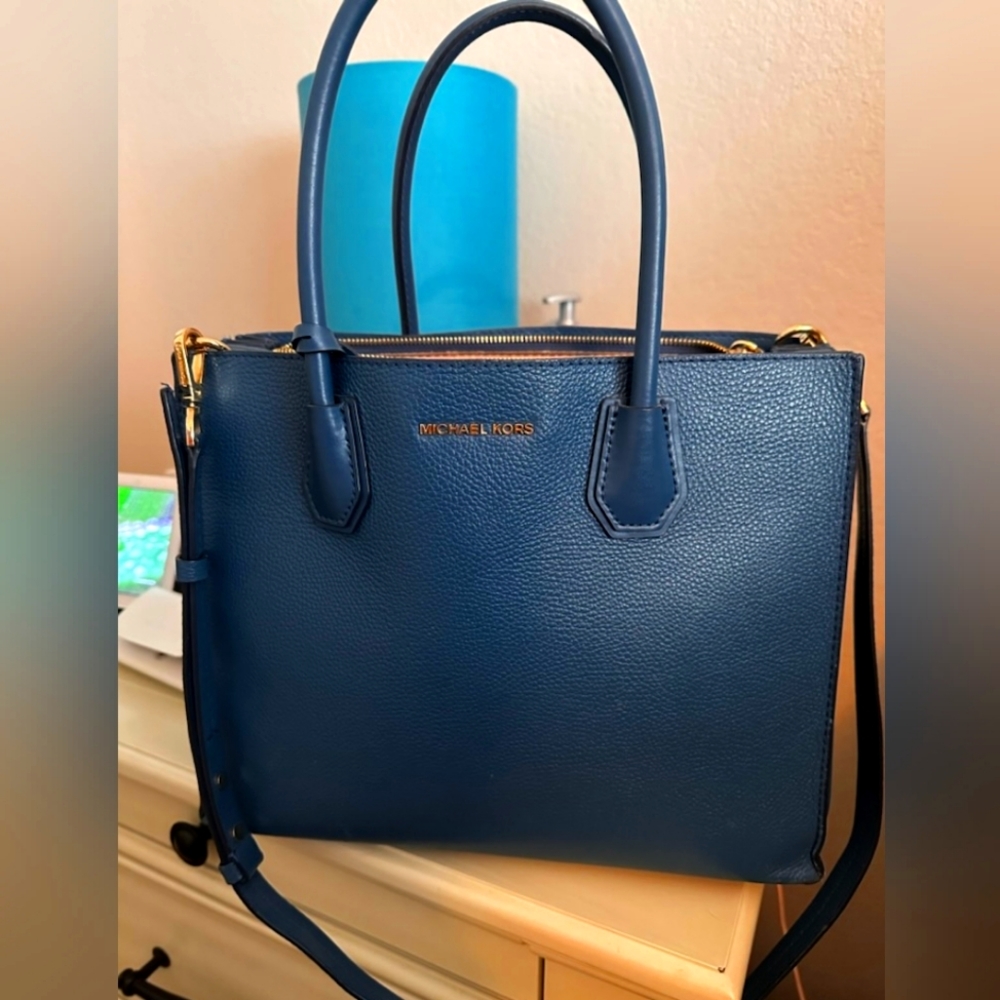 MK Shoulder bags